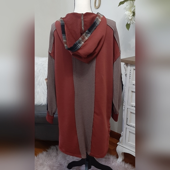 🎉SALE FINAL PRICE DROP🎉 NEW Oli & Hali Loose Fit V-Neck Hoodie W/ Plaid Detail - Picture 5 of 5